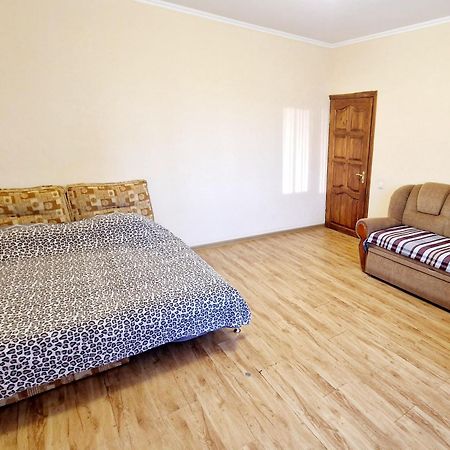 Apartment On Kravchuka, 11B 루치크 외부 사진